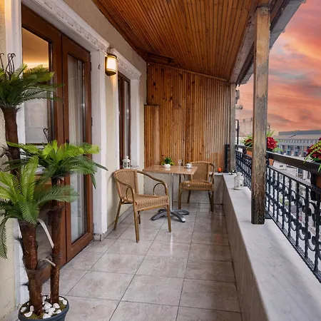 Linnga & Bed & Breakfast 3*