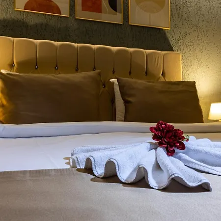Bed & Breakfast Linnga & *